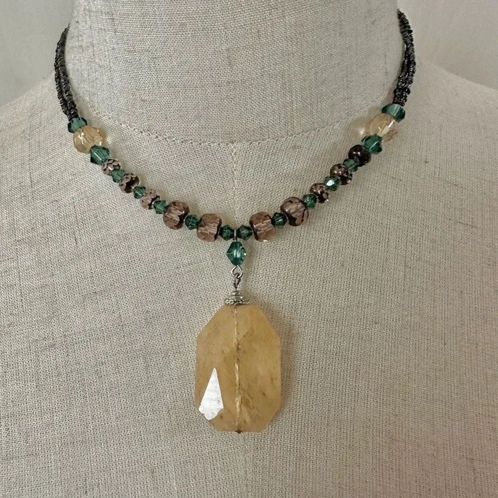 Faux agate beaded pendant necklace